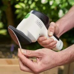 Black & Decker Black+Decker 12 V Akku-Deltaschleifer Reviva REVDS12C Mit 1,5 Ah Li-Ion-Akku 23 Black & Decker Black+Decker 12 V Akku-Deltaschleifer Reviva REVDS12C Mit 1,5 Ah Li-Ion-Akku -Heimwerkzeuge Geschäft 9800855 A 01